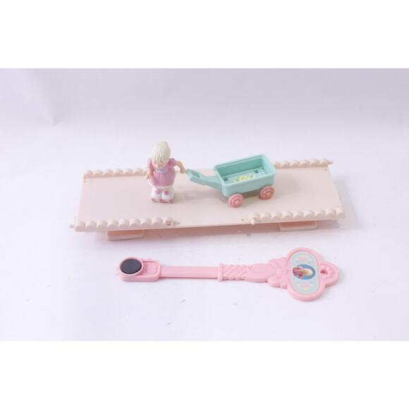 Fisher-Price, 1989 Precious Places, Rollerskating Sara, Miniature, Playset - Picture 2 of 2